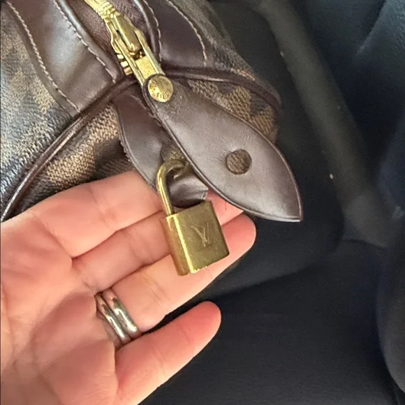 ♥️Authentic Beautiful bag Louis Vuitton speedy Damier 30♥️ - Picture 8 of 13
